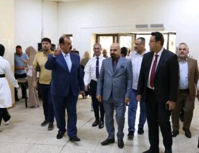 مساعد رئيس الجامعة المستنصرية للشؤون الادارية يزور كلية طب المستنصرية