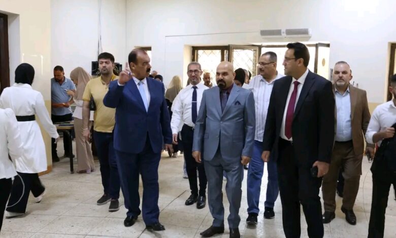 مساعد رئيس الجامعة المستنصرية للشؤون الادارية يزور كلية طب المستنصرية