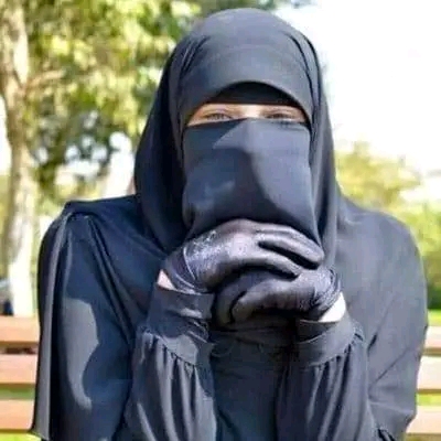 وأنا صغيرة