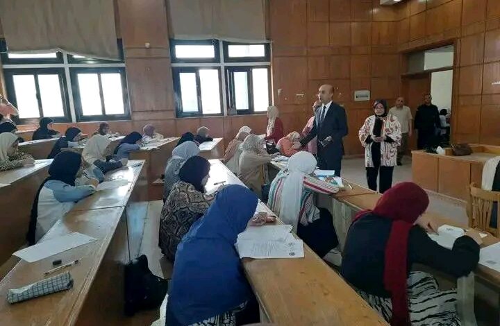 رئيس جامعة دمنهور يتفقد انتظـــــام سير العملية الامتحانية