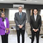 محافظ أسوان فى لقاءه مع مسئولى صندوق مكافحة وعلاج الإدمان ..