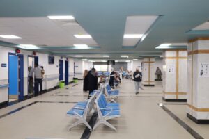 محافظ السويس ورئيس الجامعة يشهدان بدء تشغيل العيادات الخارجية بالمستشفى الجامعى 