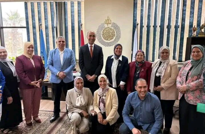 جامعة دمنهور تستقبل فريق خبراء مركز القياس والتقويم