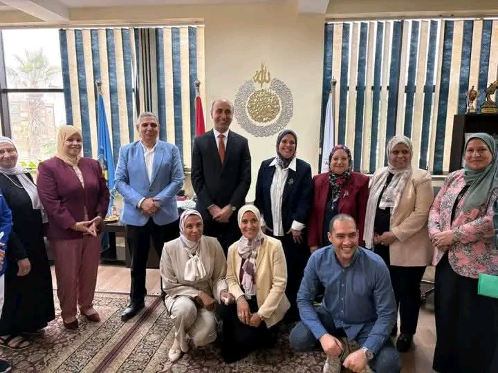 جامعة دمنهور تستقبل فريق خبراء مركز القياس والتقويم