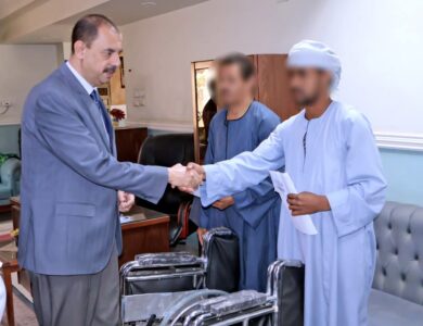 محافظ سوهاج يعقد اللقاء الجماهيري الأسبوعي ويُسلم كراسي متحركة لذوي الإعاقة