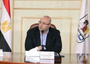 محافظ بني سويف يتابع تنفيذ التوجيهات بشأن حلول مشاكل ومطالب المواطنين
