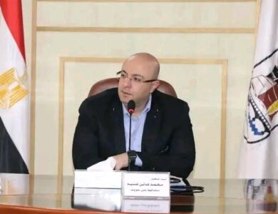 محافظ بني سويف يتابع تنفيذ التوجيهات بشأن حلول مشاكل ومطالب المواطنين