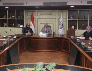 بني سويف:سكرتير عام المحافظة يعقد اجتماع لمناقشةالموقف المالي والتنفيذي لمبادرة مشروعك