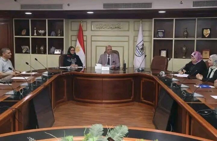 بني سويف:سكرتير عام المحافظة يعقد اجتماع لمناقشةالموقف المالي والتنفيذي لمبادرة مشروعك