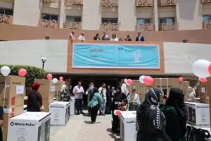 محافظ الجيزة يُسلم أجهزة كهربائية لـ ٥٠ فتاة من المقبلات على الزواج