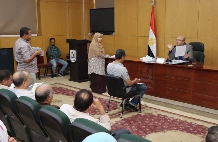 محافظ بني سويف يوجه بحلول عاجلة لمشكلات ومطالب أهالي 4 قرى بالواسطى وناصر وببا.