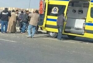 حادث مروّع في الفيوم.. إصابة شابين في حالة حرجة إثر اصطدام دراجة نارية برصيف