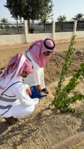 “بيئة رنية” تنفذ مبادرتي سقيا المزروعات وتوزيع المياه على المساجد ضمن جهودها لتعزيز الاستدامة