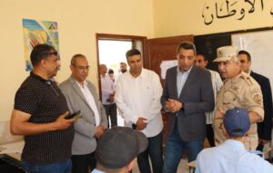 محافظ السويس يتفقد امتحانات الشهادة الاعدادية والدبلومات الفنية بمدارس السويس