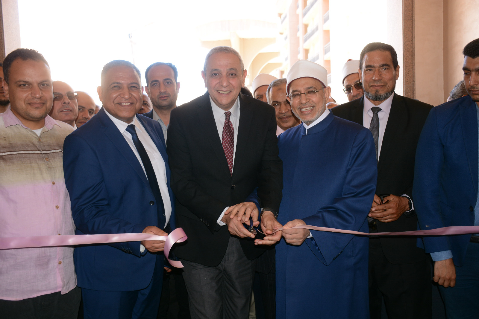 محافظ الغربية ورئيس جامعة الأزهر يفتتحان مسجدًا جديدًا داخل كلية أصول الدين