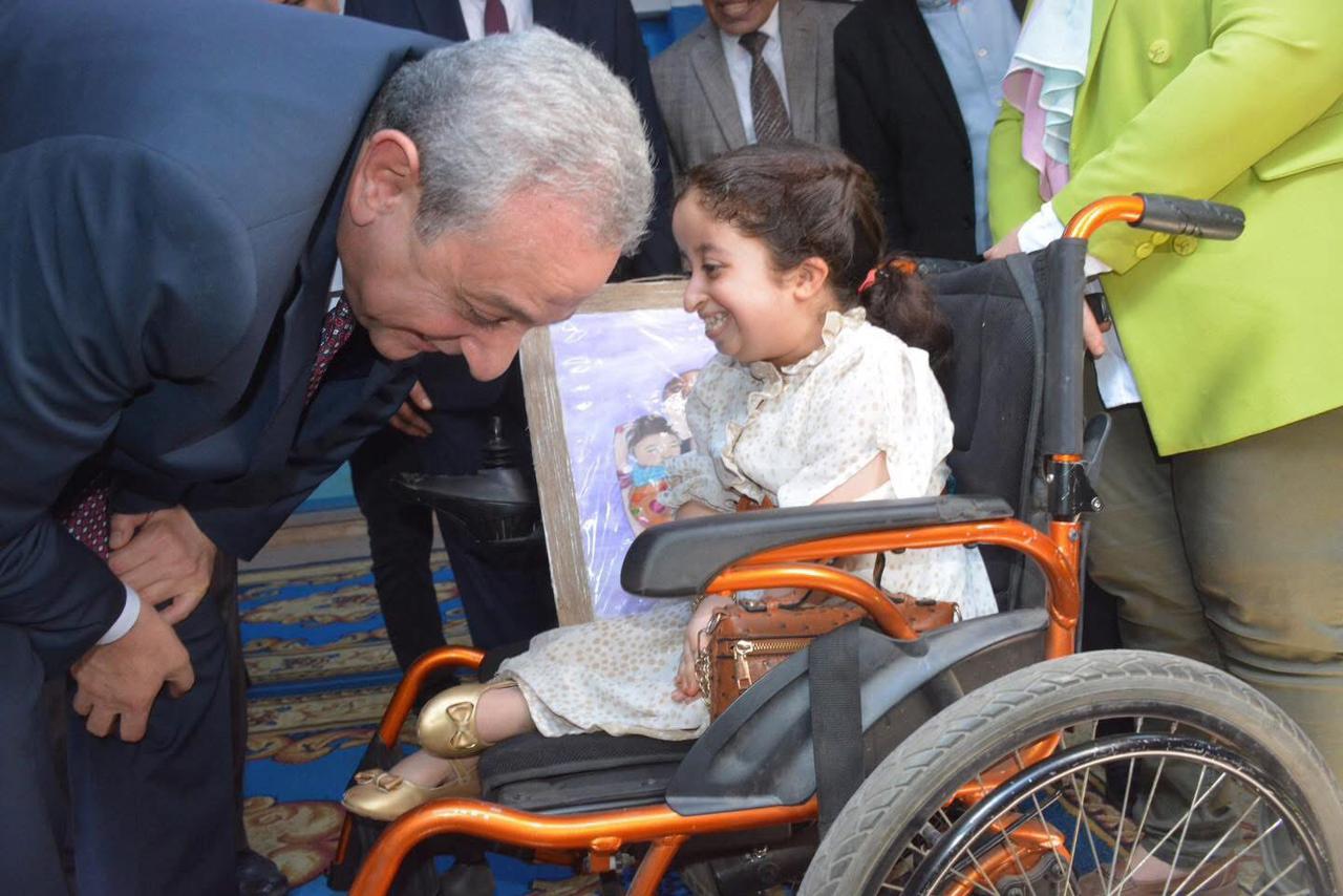 قوتنا في إرادتنا”.. محافظ الغربية يشيد ب حبيبة ويؤكد: فخورون بنموذجها المُلهِم في تحدي الصعاب
