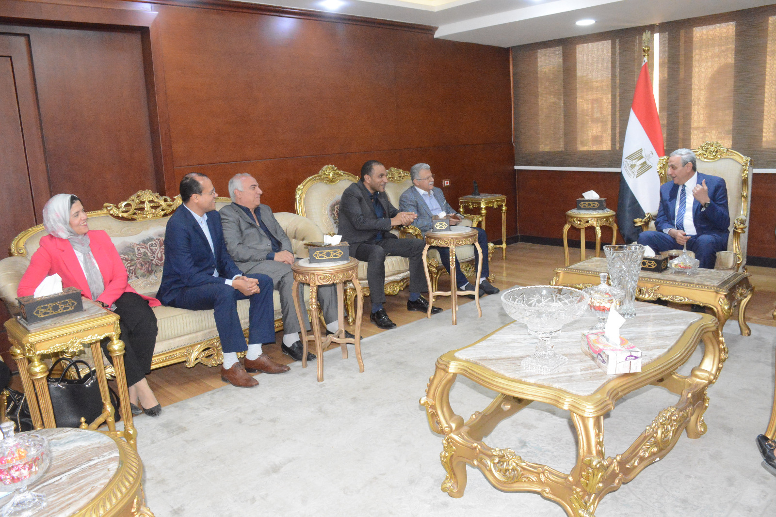 محافظ الغربية يلتقي وفد حملة “من بدري أمان”