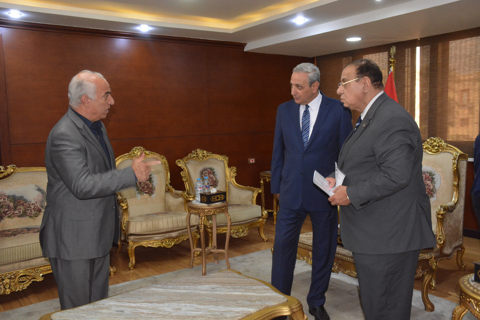 محافظ الغربية يلتقي أعضاء مجلسي النواب و الشيوخ لبحث مطالب المواطنين