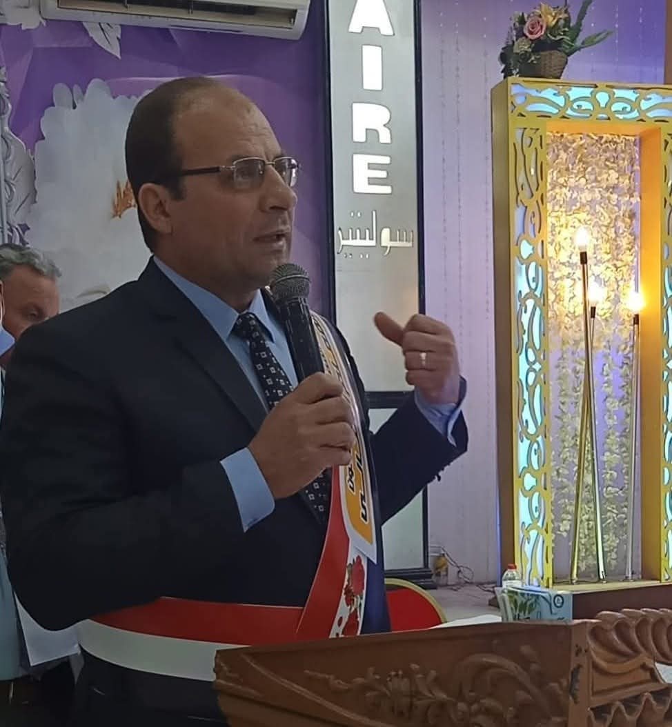 الطالب والامتحان: رحلة بين التوتر والأمل