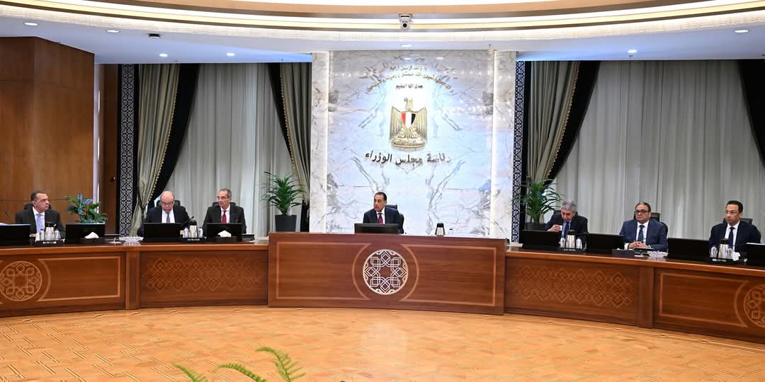 مدبولى  يتابع خطوات تيسير إجراءات دخول السائحين بالمطارات والمنافذ المختلفة