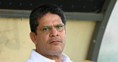 انفراد : الإطاحة بأيمن الرمادي من القلعة البيضاء بسبب مدربا الأهلي وبيراميدز !