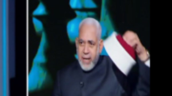 عالم أزهري يخلع عمامته بسبب الأغاني الهابطة : أستمتع بأغنية الديك بيدن كوكو كوكو