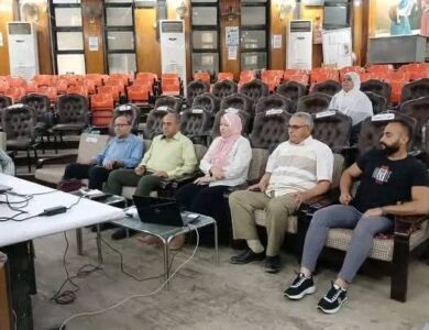 بني سويف:وكيل الوزارة تتابع سير أعمال الامتحانات التحريرية لأكثر من 36.6 ألف طالب بالدبلومات الفنية داخل 112 لجنة