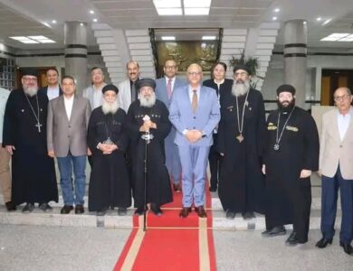 محافظ القليوبية يستقبل الانبا مكسيموس مطران بنها