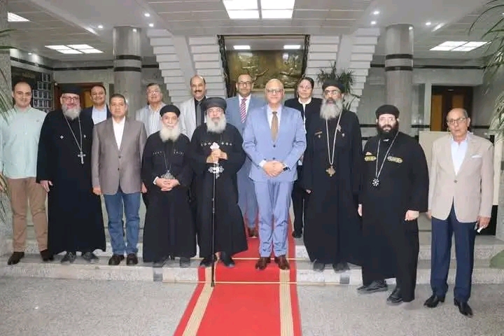 محافظ القليوبية يستقبل الانبا مكسيموس مطران بنها