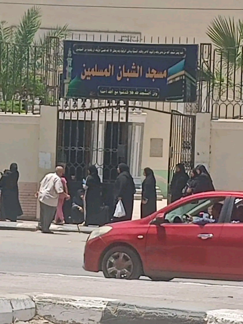 وسط انهيار أسرتها وصديقاتها، تشييع جثمان دعاء طالبة جامعه الفيوم ضحيه حادث الدهس