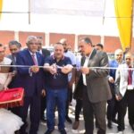 محافظ أسيوط يفتتح معرض "اليوم الواحد" لتوفير السلع الأساسية بأسعار مخفضة بنسبة تصل إلى 30%