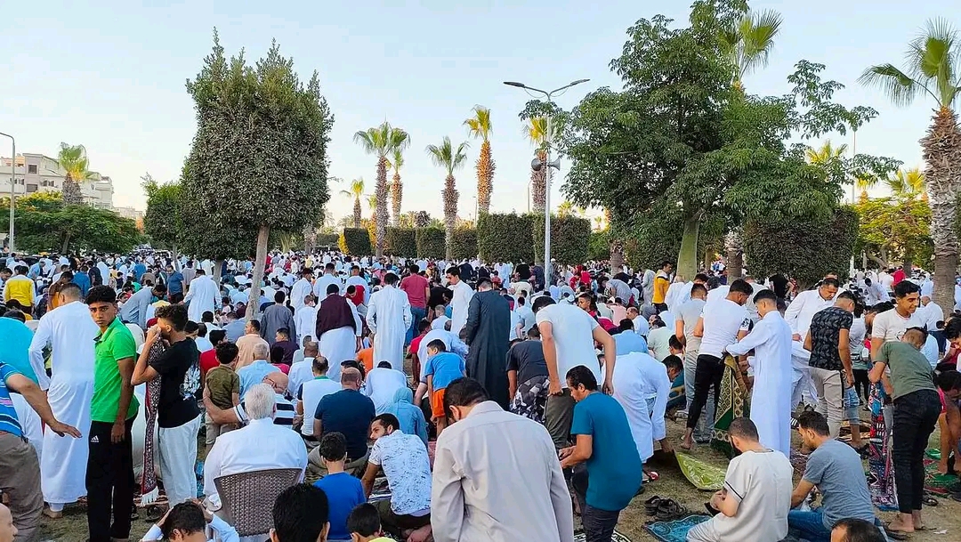 مصر جميله وعظميه لها طقوس وعادات الاحتفال بالأعياد في مصر حاجه تانيه يختلف عن أي بلد في العالم
