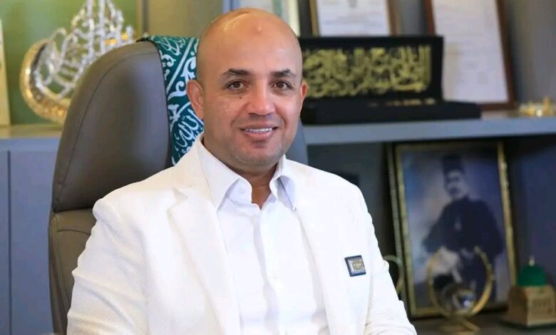 بعد تداول قصته .. الكابتن إسماعيل موسى يتبنى حالة "عم عزت" رغم وجوده بموسم الحج