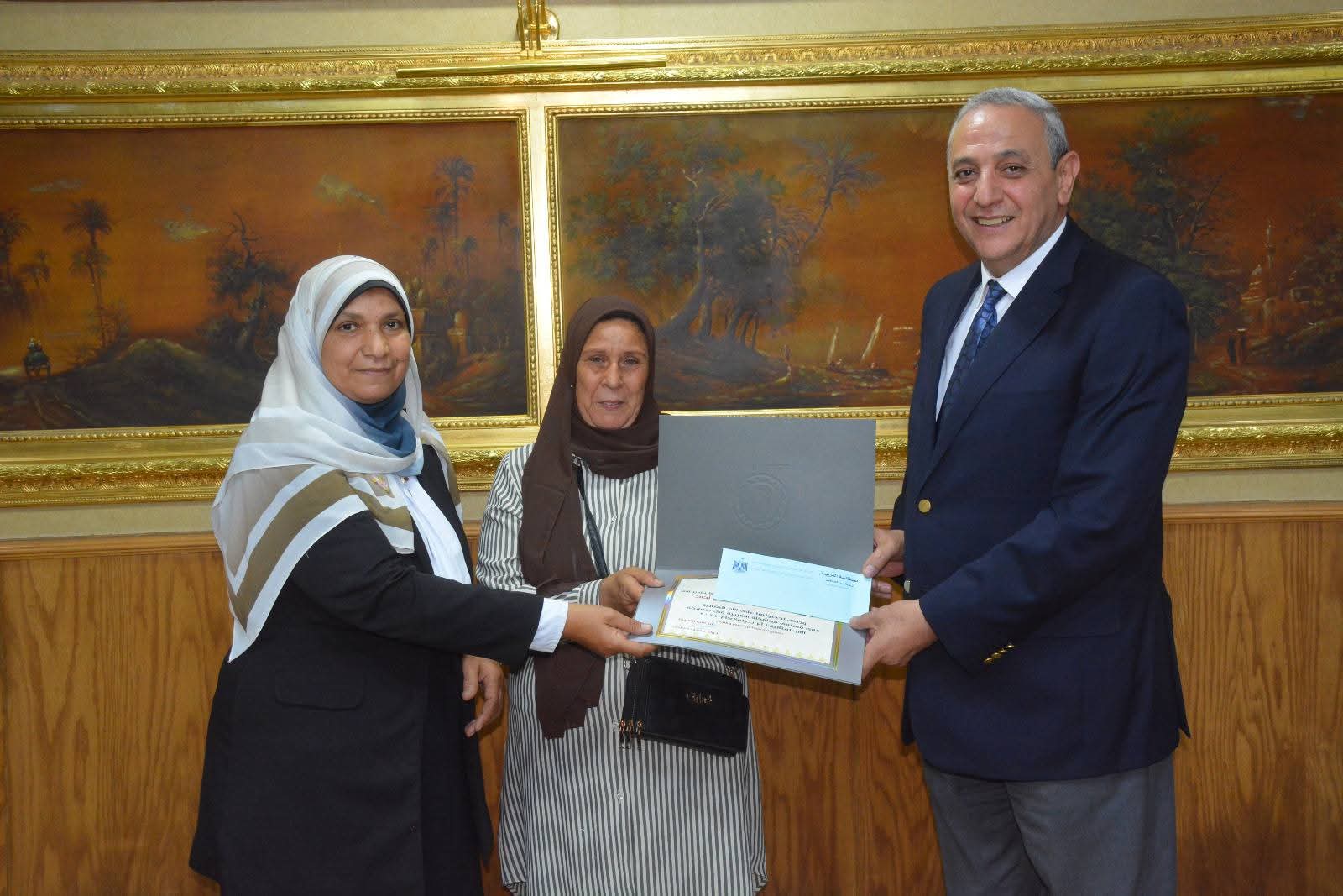 اللواء اشرف الجندي في يوم الوفاء: أم عظيمة وراء كل بيت ناجح.. وتكريم الأم رسالة تقدير من الدولة لكل سيدة تحملت وصبرت