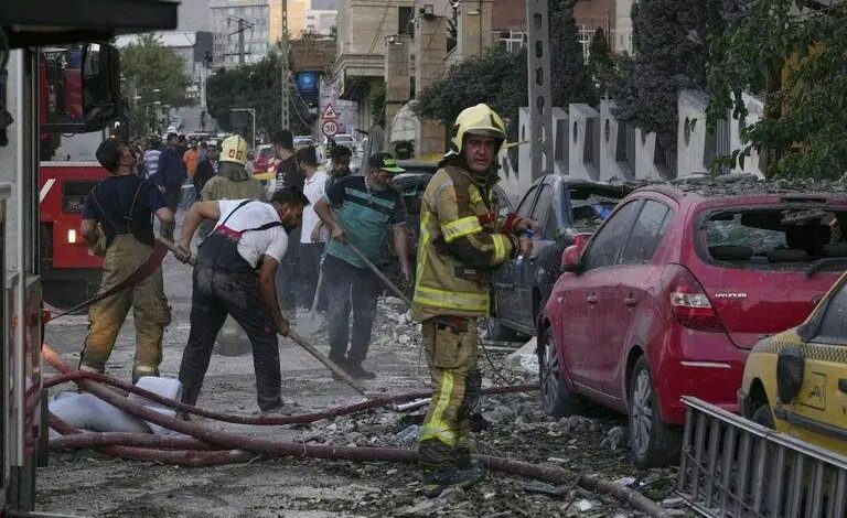 وانطلقت صافرة الحكم.