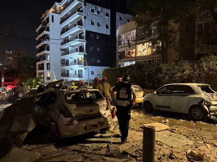 انتقام الفرس: إيران تطلق موجات صاروخية بلغت 500 صاروخ على تل أبيب