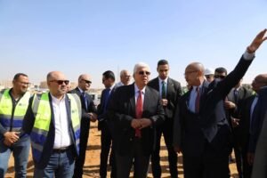 وزير التعليم العالي يتابع سير الأعمال الإنشائية بالحرم الجديد للجامعة الفرنسية