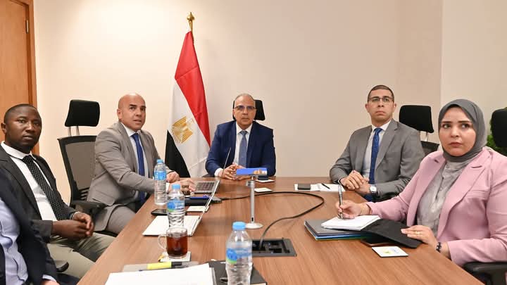 ” التحلية للإنتاج كثيف الغذاء “محور لقاء وزير الري وباحثون بالجامعة الأمريكية