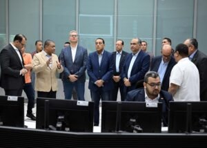 رئيس الوزراء يتابع من مركز التحكم في الشبكة القومية للغاز الطبيعي 