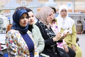**كلية طب المستنصرية تنظم دورة تدريبية تخصصية عن تعزيز معايير السلامة البايولوجية في مختبرات الأحياء المجهرية**