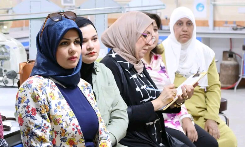 **كلية طب المستنصرية تنظم دورة تدريبية تخصصية عن تعزيز معايير السلامة البايولوجية في مختبرات الأحياء المجهرية**