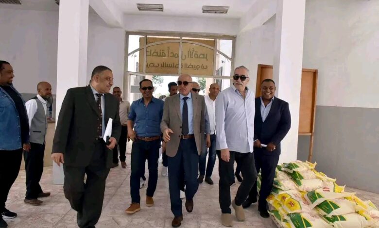 "محافظ الأقصر" يتفقد حاضنة الأعمال بمدينة طيبة الجديدة ويشيد بجهود الشباب..بالصور