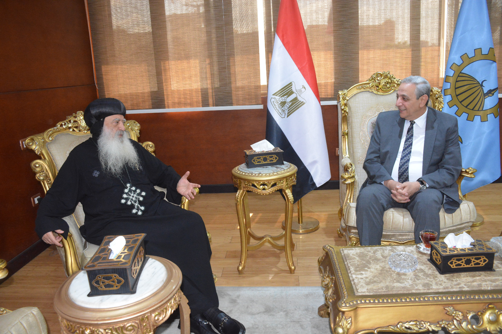 في أجواء تسودها المحبة والوحدة الوطنية.. محافظ الغربية يستقبل الأنبا بولا للتهنئة بعيد الأضحى المبارك