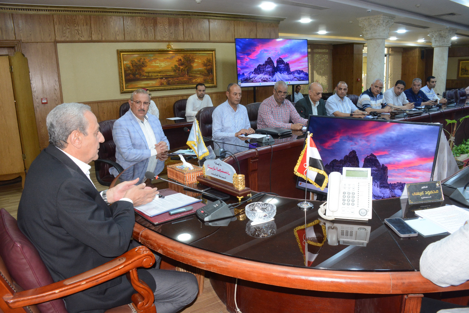 محافظ الغربية يترأس اجتماع اللجنة المعنية بمتابعة قرارات إزالة العقارات الآيلة للسقوط