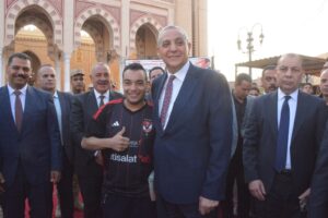 محافظ الغربية يؤدي صلاة العيد بمسجد السيد البدوي