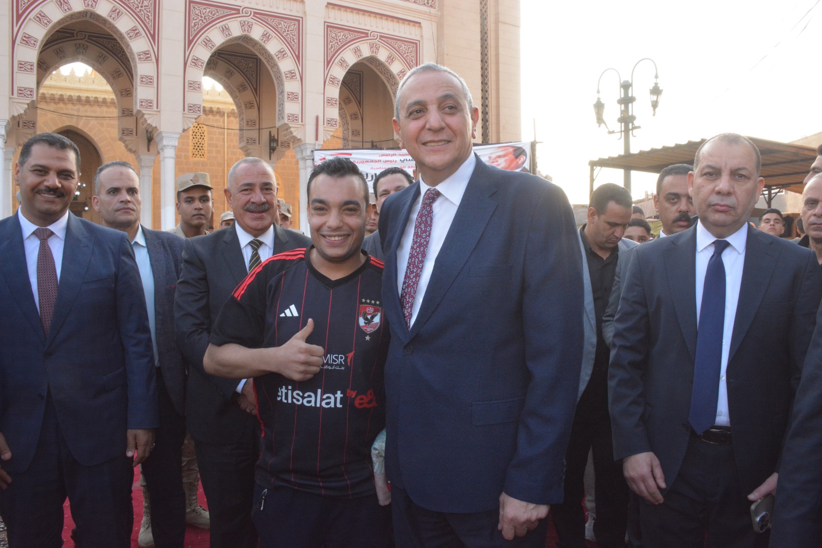 محافظ الغربية يؤدي صلاة العيد بمسجد السيد البدوي