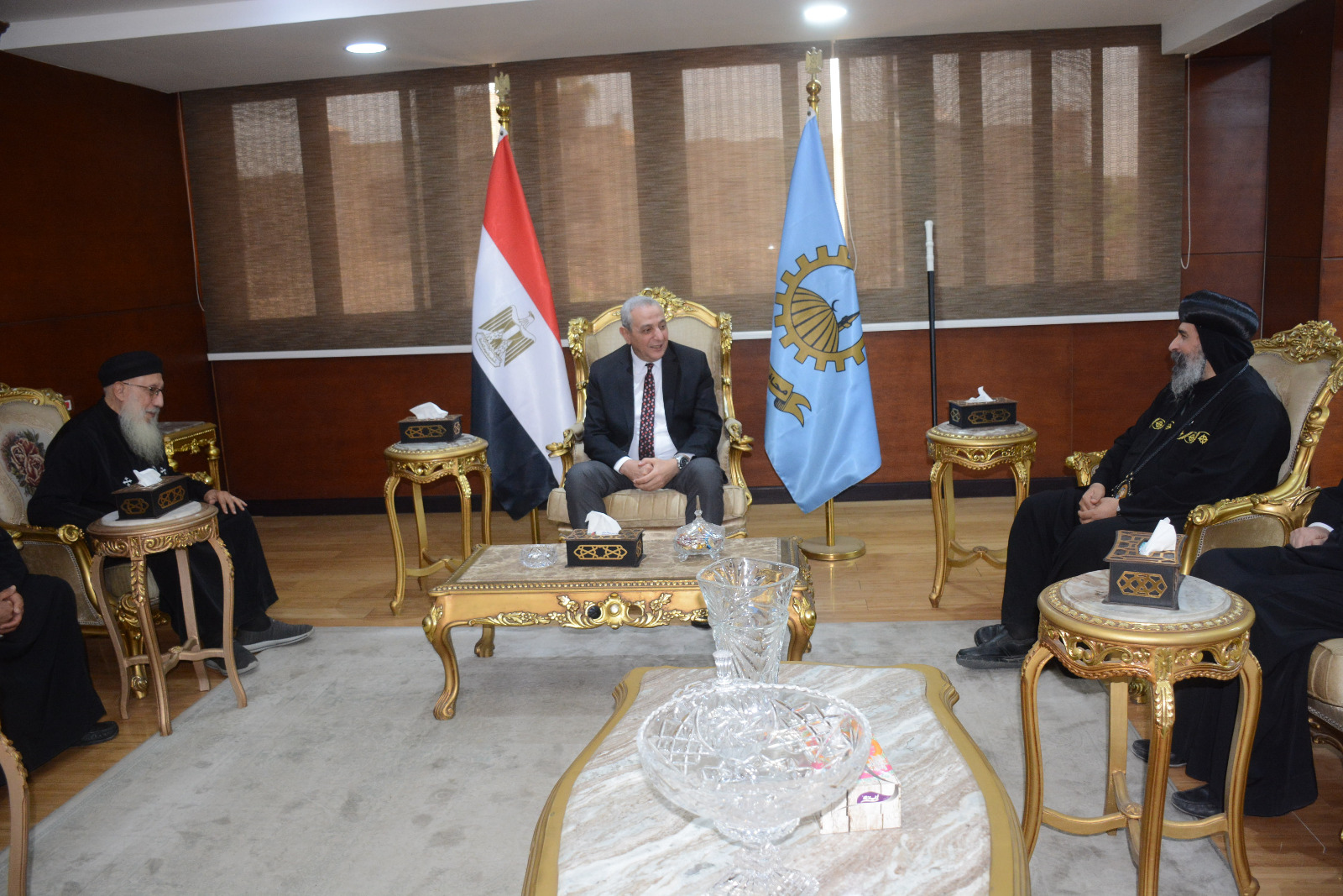 وفد كنسي رفيع المستوى في ضيافة محافظ الغربية