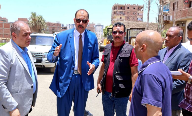 محافظ سوهاج يتفقد مشروع رصف طريق "الشوش / بلصفورة / المنشاة" بطول 5 كم وبتكلفة 15 مليون جنيه