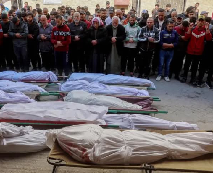 قصف الاحتلال على غزة وخان يونس واستشهاد 10 فلسطينيين بينهم أطفال