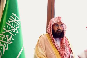 السديس يزور سماحة الشيخ العباد بالمدينة المنورة ويوجه بجمع ونشر دروسه العلمية